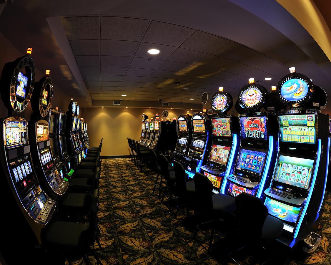 Camrose Resort Casino Esterno foto